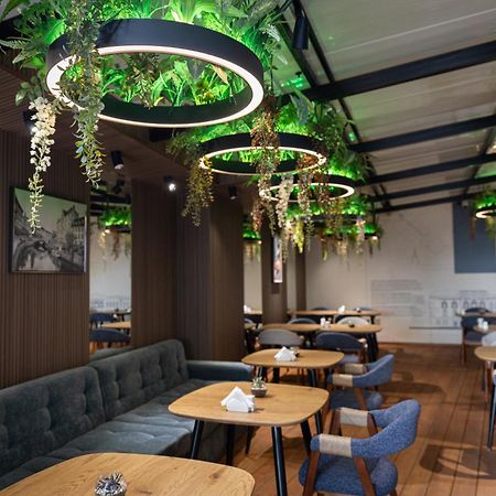 Graphica Tbilisi Hotel Екстериор снимка