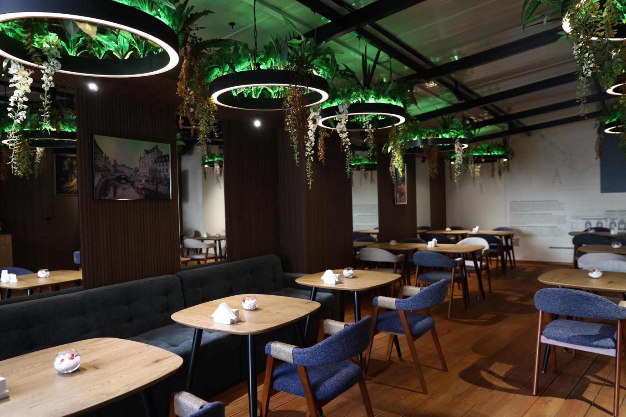 Graphica Tbilisi Hotel Екстериор снимка